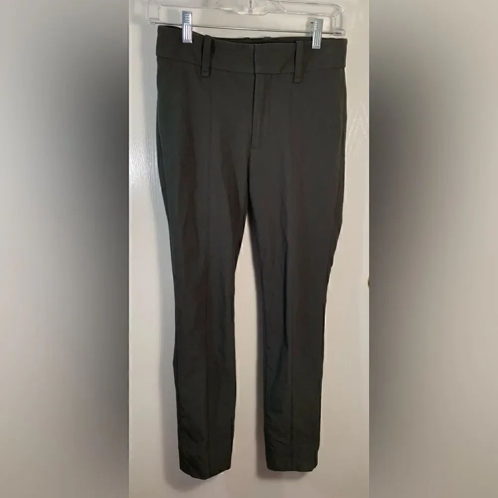 Vince EUC green skinny dress pants Size 2